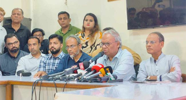 ‘ঢাক-ঢোল পিটিয়ে নয়, নীরবে শহীদ পরিবারের খোঁজ রাখছেন তারেক রহমান’