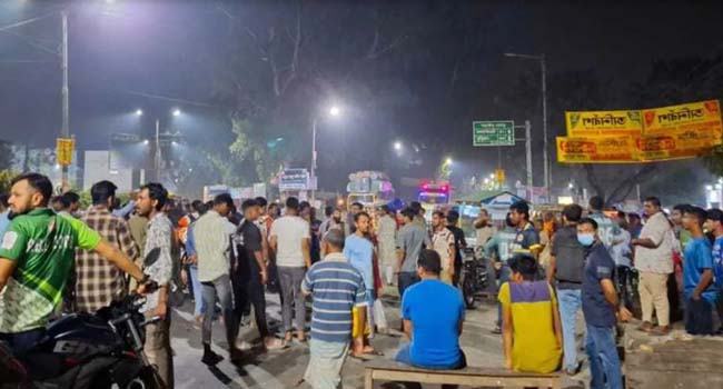 ছাত্রী উত্ত্যক্তের ঘটনায় রোকেয়া বিশ্ববিদ্যালয়ে বিক্ষোভ, আটক ২