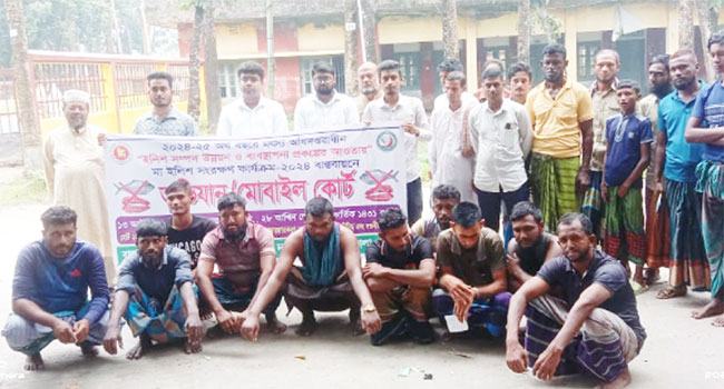 তজুমদ্দিনে মেঘনায় মা ইলিশ ধরায় অর্থদণ্ড