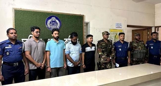 কুমিল্লা পল্লী বিদ্যুৎ সমিতির ১৫৬ কর্মকর্তা-কর্মচারীর বিরুদ্ধে মামলা, আটক ৫