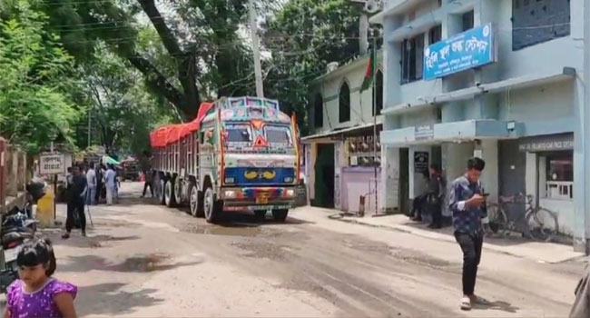 হিলি বন্দর দিয়ে ডিম আমদানি করতে না পারার অভিযোগ ব্যবসায়ীদের