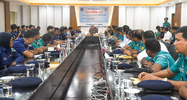 কোনো অবৈধ আদেশ যেন পুলিশকে দেয়া না হয় তা নিশ্চিত করতে হবে : স্বরাষ্ট্র উপদেষ্টা