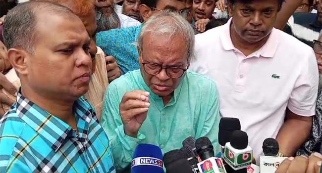 আ’লীগের দোসররা কালো টাকা ও বেআইনি অস্ত্র নিয়ে অবস্থান করছে : রিজভী