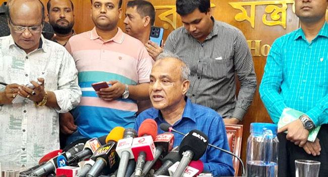 ২৫২ এসআইকে অব্যাহতির কারণ জানালেন স্বরাষ্ট্র উপদেষ্টা