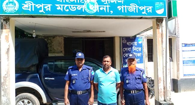 গাজীপুরে সেনাবাহিনীর অবসরপ্রাপ্ত সার্জেন্ট আটক