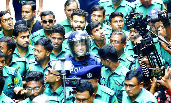 ব্যারিস্টার সুমন ৫ দিনের রিমান্ডে