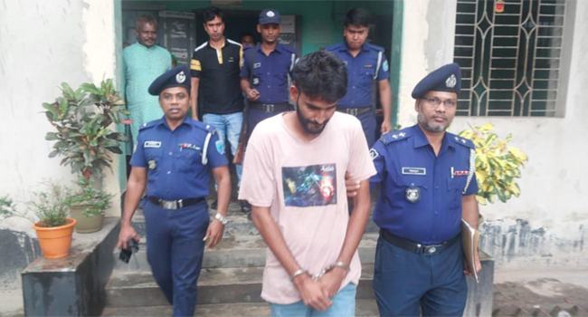 সিংগাইরে শাশুড়িকে হত্যা : গৃহবধূর পরকীয়া প্রেমিক গ্রেফতার