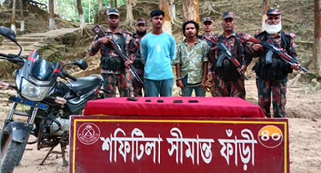খাগড়াছড়িতে এক ভারতীয় নাগরিকসহ আটক ২