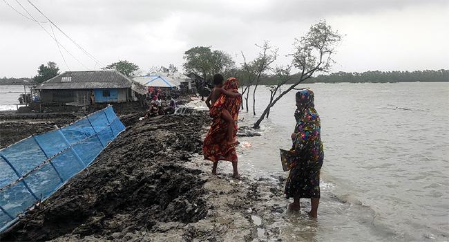 ঘূর্ণিঝড় দানা : যেসব জেলায় জলোচ্ছ্বাসের আশঙ্কা