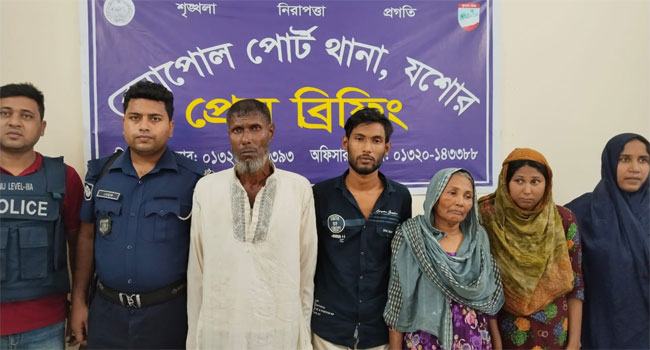 বেনাপোলে গৃহবধূকে শ্বাসরোধে হত্যার অভিযোগ, আটক ৪