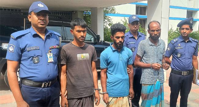 সম্পত্তির ভাগ পেতে কসাই আনিয়ে বাবাকে গলা কেটে হত্যা, ছেলেসহ গ্রেফতার ৪