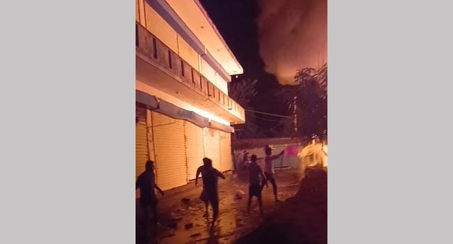 সোনাইমুড়িতে আগুনে পুড়ে ৩০ লাখ টাকার ক্ষতি, আহত ১