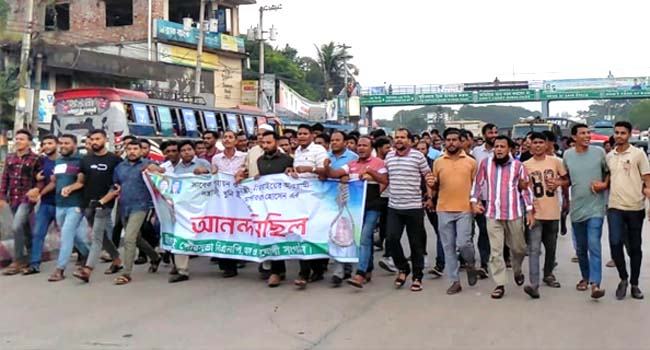 মিরসরাইয়ে সাবেক গণপূর্তমন্ত্রী মোশাররফের গ্রেফতারে বিএনপির আনন্দ মিছিল