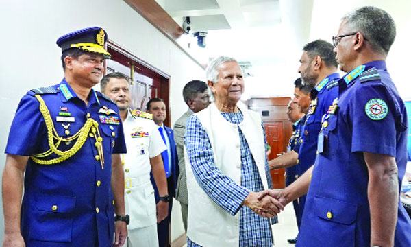 নৌ ও বিমানবাহিনী মানুষের আস্থার প্রতীক : প্রধান উপদেষ্টা