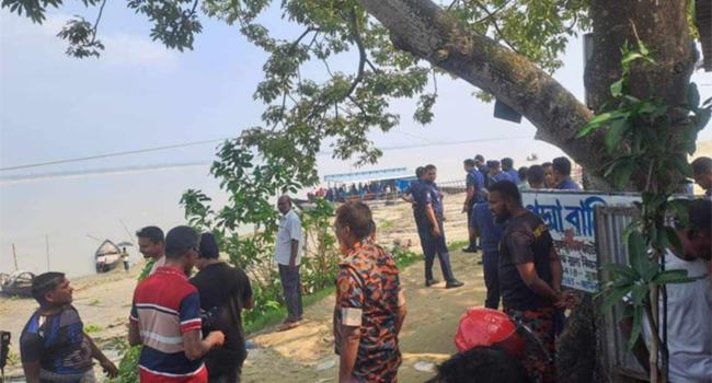 কুষ্টিয়ায় পদ্মা নদীতে ২ পুলিশ কর্মকর্তা নিখোঁজ