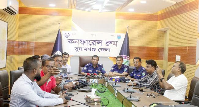 আই ফোনের জন্য বন্ধুকে নিয়ে জোড়া খুন
