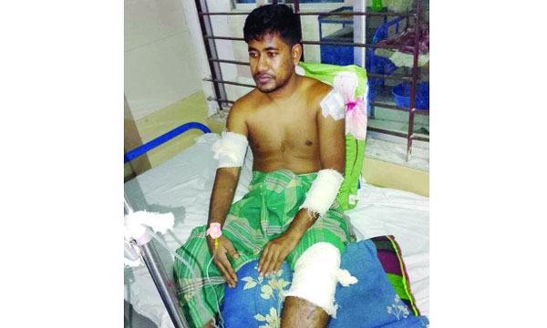 ঝিনাইদহে ইবি শিক্ষার্থীকে কুপিয়ে জখম