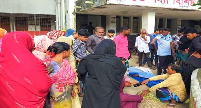 পাকুন্দিয়ায় সড়ক দুর্ঘটনায় ২ স্কুলছাত্র নিহত