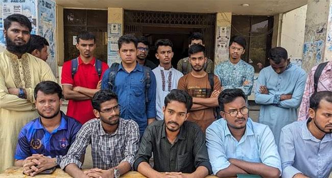 নোবিপ্রবিতে ছাত্র রাজনীতি থাকবে কি থাকবে না, তা নির্ধারণ করবে সাধারণ শিক্ষার্থীরা : সচেতন ছাত্রসমাজ