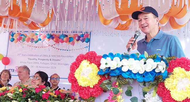 ঘিওরে প্রতিবন্ধী শিশুদের সাথে সময় কাটালেন নেদারল্যান্ডসের রাষ্ট্রদূত