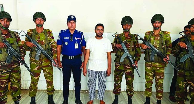 চুয়াডাঙ্গায় ত্রাণের কম্বল চুরির অভিযোগে ইউপি চেয়ারম্যানসহ আটক ৬