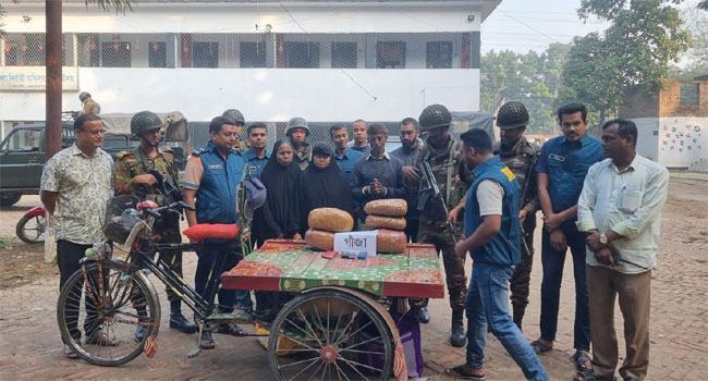 গাংনীতে যৌথ অভিযানে ৩ মাদককারবারি আটক