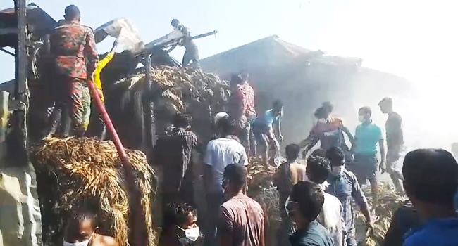 শরীয়তপুরে আগুনে পুড়ে ১৫ ব্যবসাপ্রতিষ্ঠান ছাই, ৩ কোটি টাকার ক্ষতি