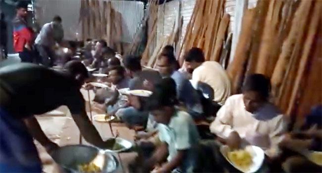 ট্রাম্পের বিজয়ে গোপালগঞ্জে খিচুড়িভোজ
