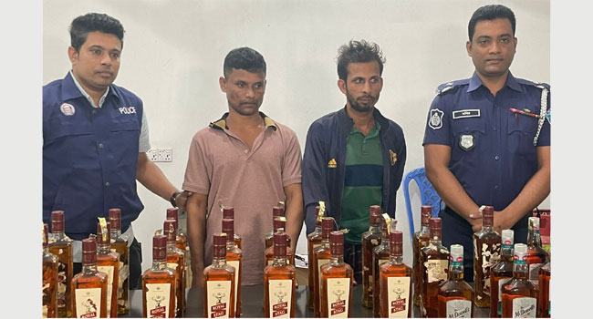 আশুলিয়ায় বিদেশী মদসহ ২ কারবারি আটক
