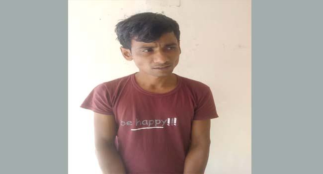 গৌরনদীতে মেয়েকে ধর্ষণের অভিযোগে বাবা গ্রেফতার