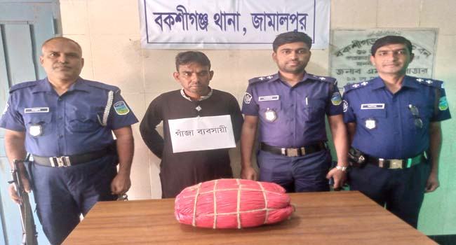 বকশীগঞ্জে মদকসহ আটক ১