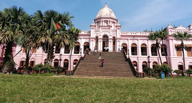 ঢাকার গৌরবময় ঐতিহ্য আহসান মঞ্জিল