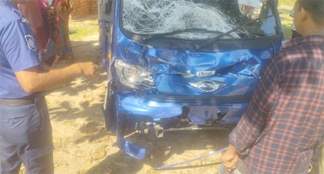 শেরপুরে পিকআপভ্যান-অটোরিকশার মুখোমুখি সংঘর্ষে নিহত ২