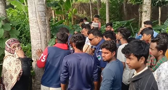 চুয়াডাঙ্গায় নারীর বিবস্ত্র-অর্ধগলিত লাশ উদ্ধার