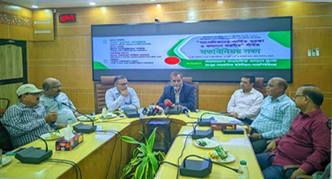 পেশাদার সাংবাদিকদের সুরক্ষায় কাজ করছে অন্তর্বর্তী সরকার : এম আব্দুল্লাহ
