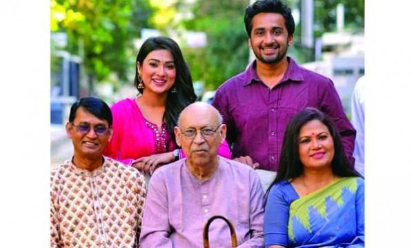 আবুল হায়াতের সাথে ‘শেকড়ের টানে’ তারা