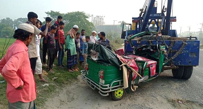 সরাইলে ট্রাকচাপায় সিএনজির যাত্রী নিহত