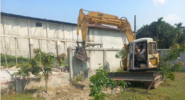 লালমনিরহাটে অবৈধ জমিতে গড়ে তোলা সাবেক মন্ত্রীপুত্রের ব্যক্তিগত পার্ক উচ্ছেদ