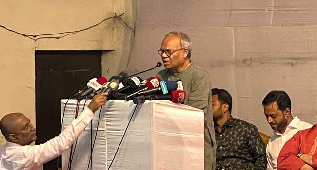 অন্তর্বর্তী সরকারের ঘাপলা দেখছেন রিজভী