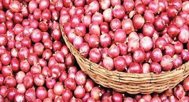 পাবনায় পেঁয়াজের দাম কমেছে ১০০০ টাকা