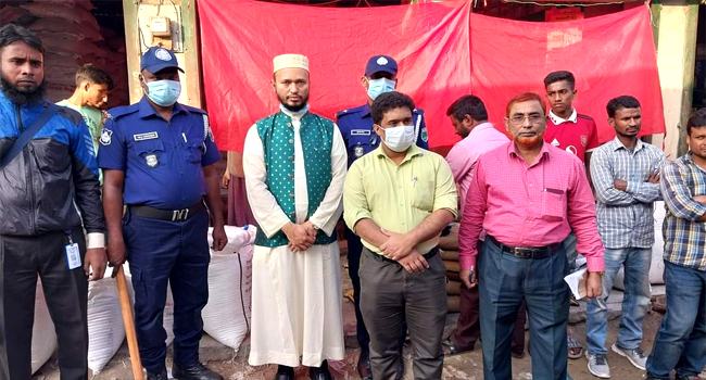 সাঁথিয়ায় অতিরিক্ত দামে সার বিক্রি করায় ২ লাখ টাকা জরিমানা