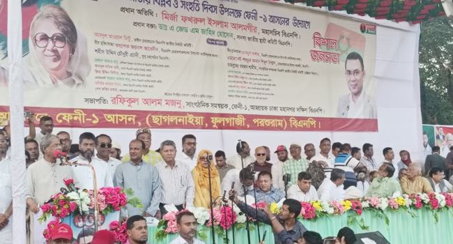গণতন্ত্র পূর্ণরূপে প্রতিষ্ঠা না হওয়া পর্যন্ত রাজপথে থাকতে হবে : মির্জা ফখরুল