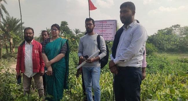 চৌগাছায় আ’লীগ নেতার কবল থেকে ৪ একর সরকারি জমি উদ্ধার