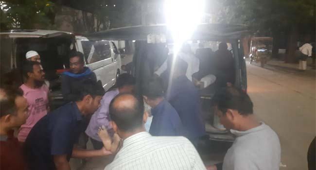 ধামরাইয়ে বাস-ট্রাকের সংঘর্ষে নিহত ৪, আহত ২০ পোশাকশ্রমিক
