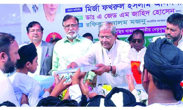 দেশের মানুষ খালেদা জিয়াকে মায়ের মতো জানে : মির্জা ফখরুল