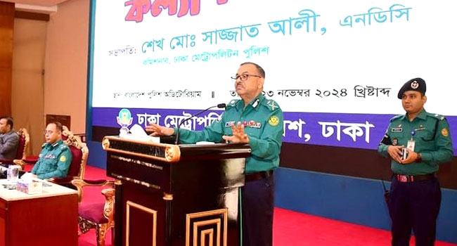ঢাকাবাসীকে যেকোনো উপায়ে নিরাপদ রাখতে হবে : ডিএমপি কমিশনার