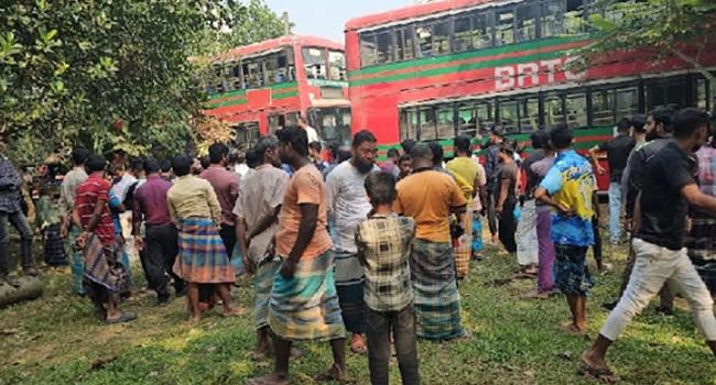 পিক‌নিকের বা‌সে ৩ শিক্ষার্থীর মৃত্যু : পল্লী বিদ্যুতের কর্মকর্তাসহ বরখাস্ত ৭