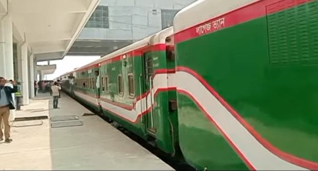 ঢাকা থেকে খুলনা পর্যন্ত পরীক্ষামূলক ট্রেন চালু