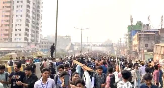 ঢাকায় যখন-তখন সংঘর্ষ-বিক্ষোভ, ইচ্ছে হলেই রাস্তা বন্ধ