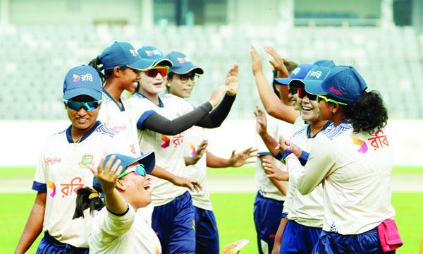 হোম কন্ডিশনই ফাহিমাদের ভরসা